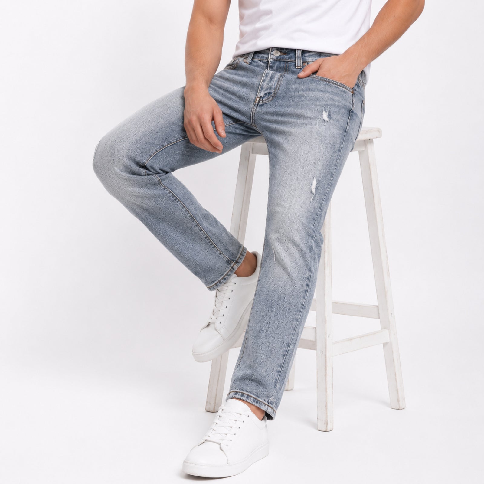 Men's Light Blue Distressed Regular Fit Casual Denim Jeans