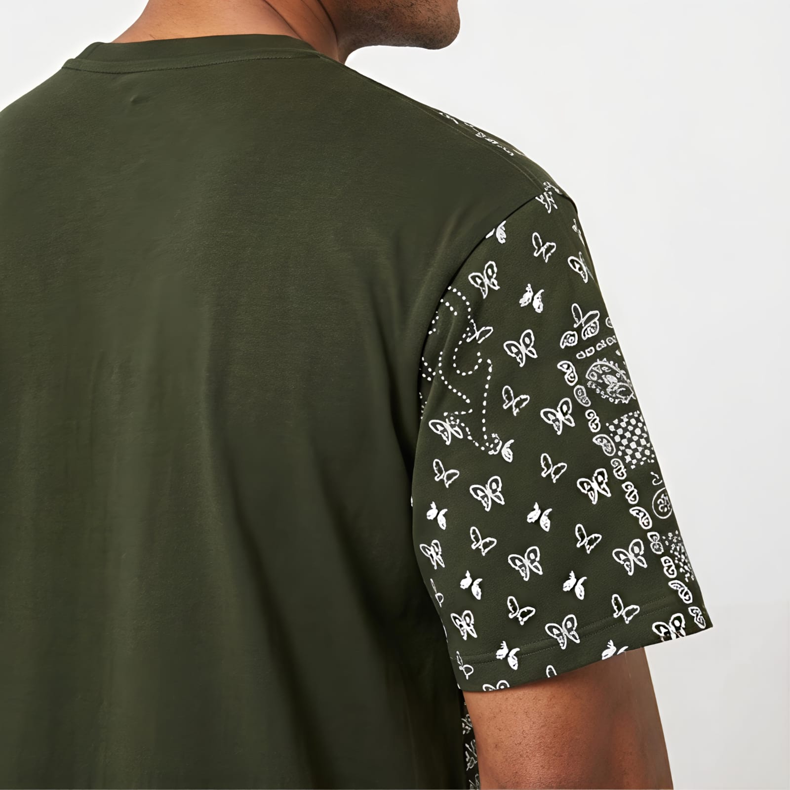 Men's Monochrome Bandana Print Oversized T-Shirt-2