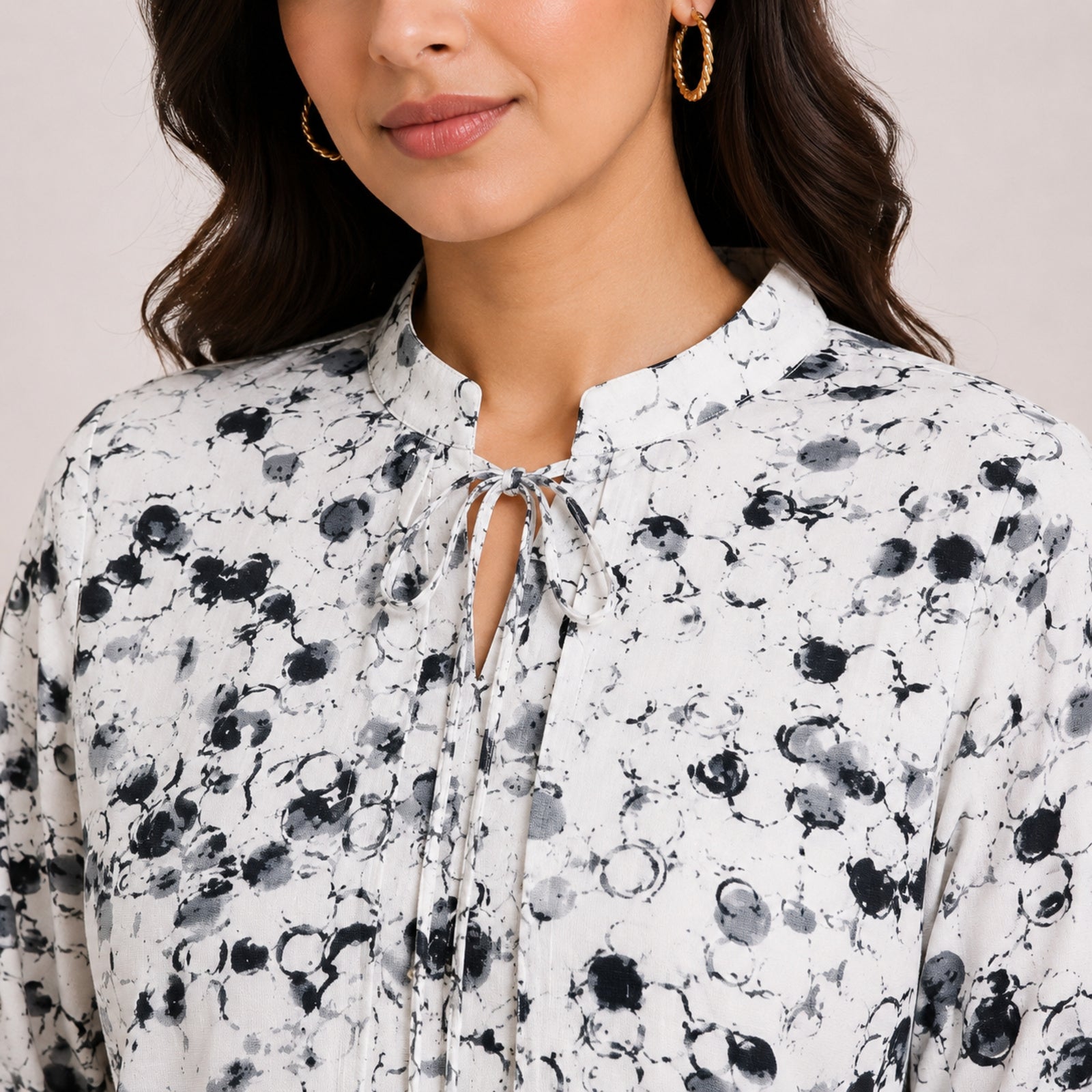 Women's Elegant Monochrome Abstract Speckled Pintuck Tunic Top-3