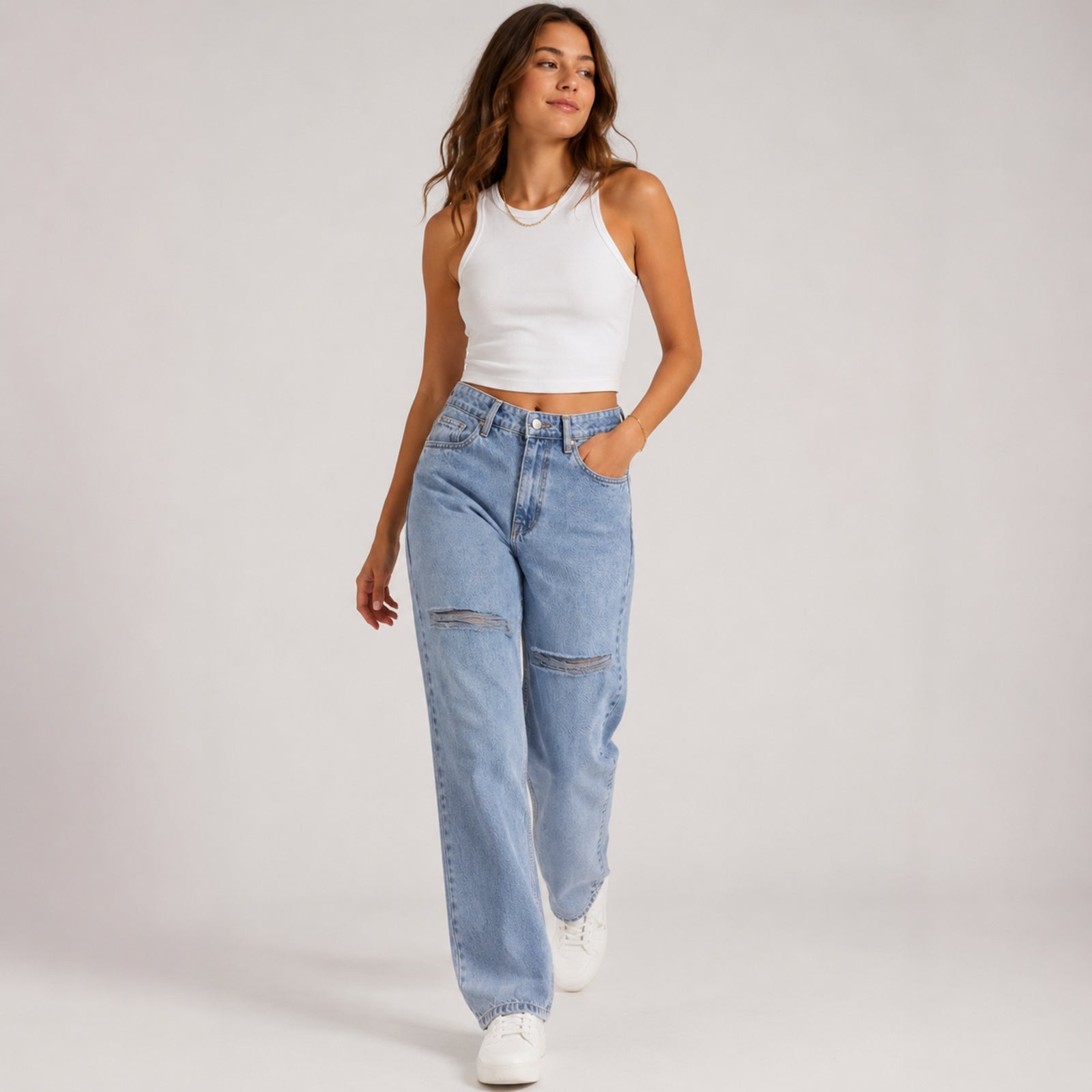 Women's Light Wash Distressed Straight Fit Jeans-3