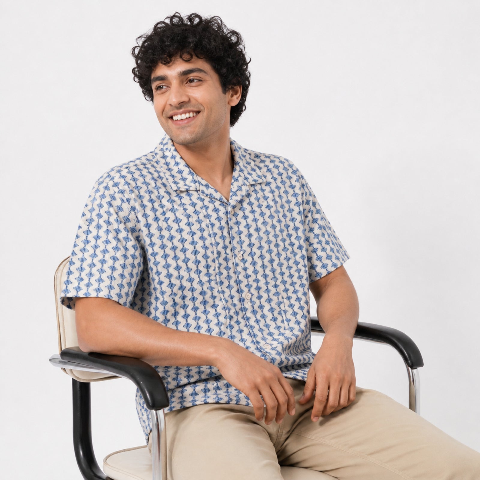 Men's White & Blue Geometric Print Casual Shirt-3