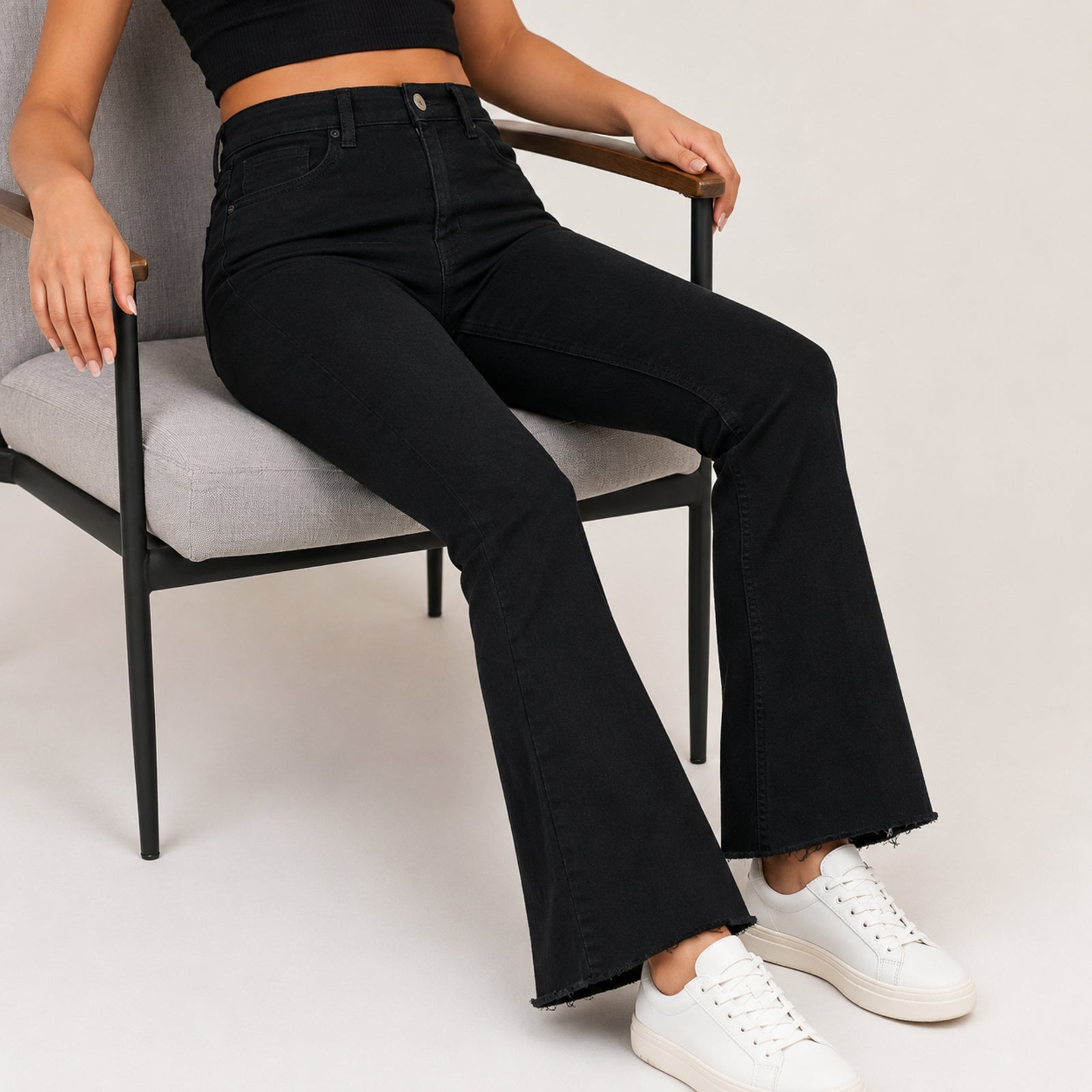 Women's Black Flared Fit Denim Jeans-3