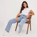 Women's Light Wash Distressed Straight Fit Jeans-4