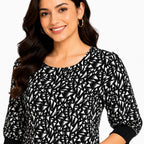 Women's Black Geometric Print Round Neck Top-3