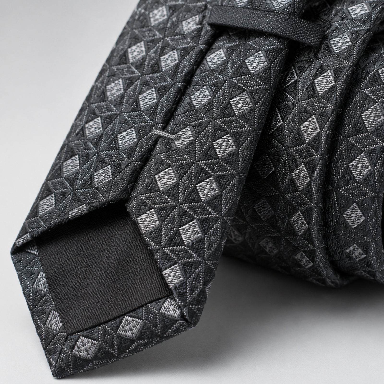 Men's Luxury Geometric Patterned Grey Silk Necktie-2